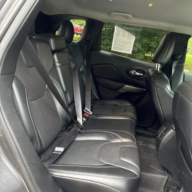 Used 2019 Gray Jeep Limited image 16