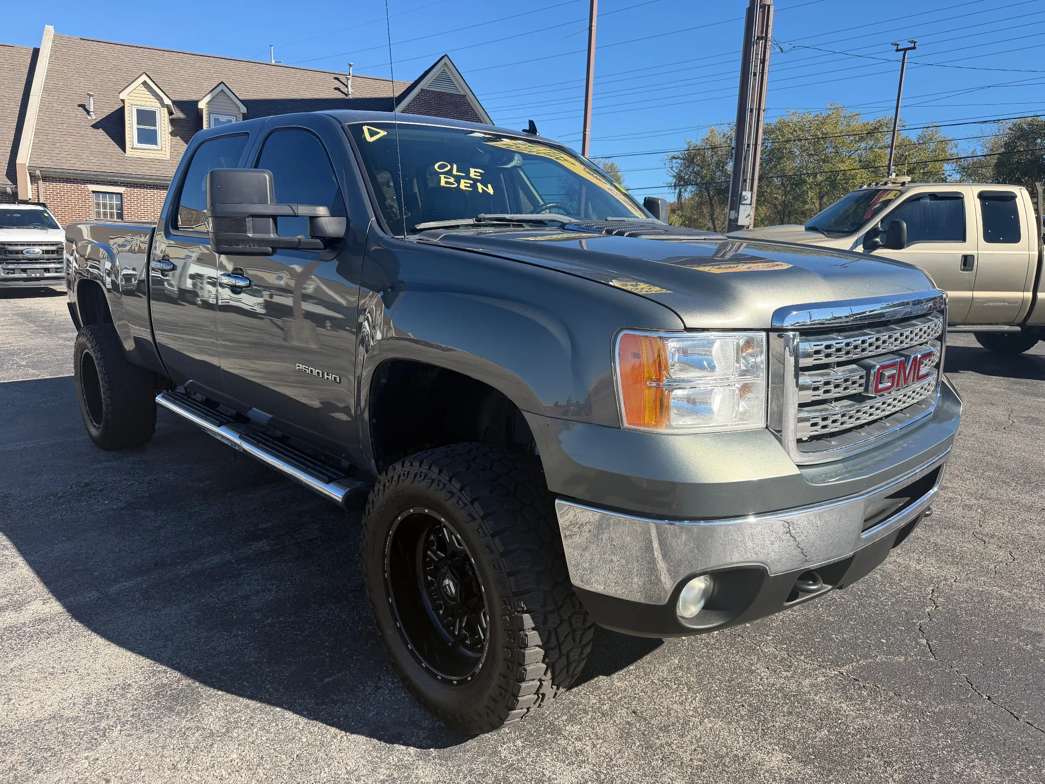 Used 2011 Gray Green Metallic GMC SLT image 4