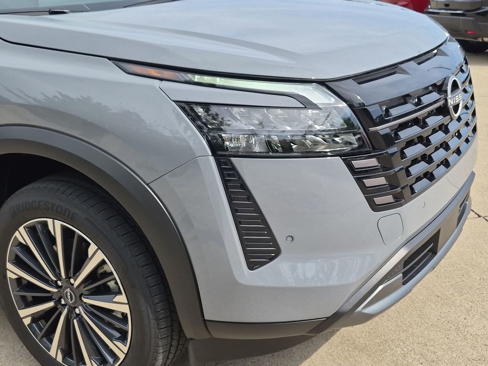 New 2026 Boulder Gray Pearl Nissan Platinum image 35