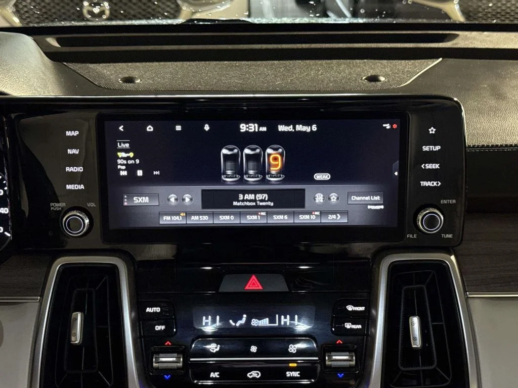 Used 2022 Black Kia S image 19