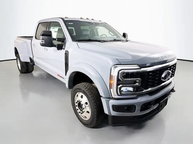 2026 Ford F-450 Platinum 4x4 Crew Cab 8' Box DRW's photo