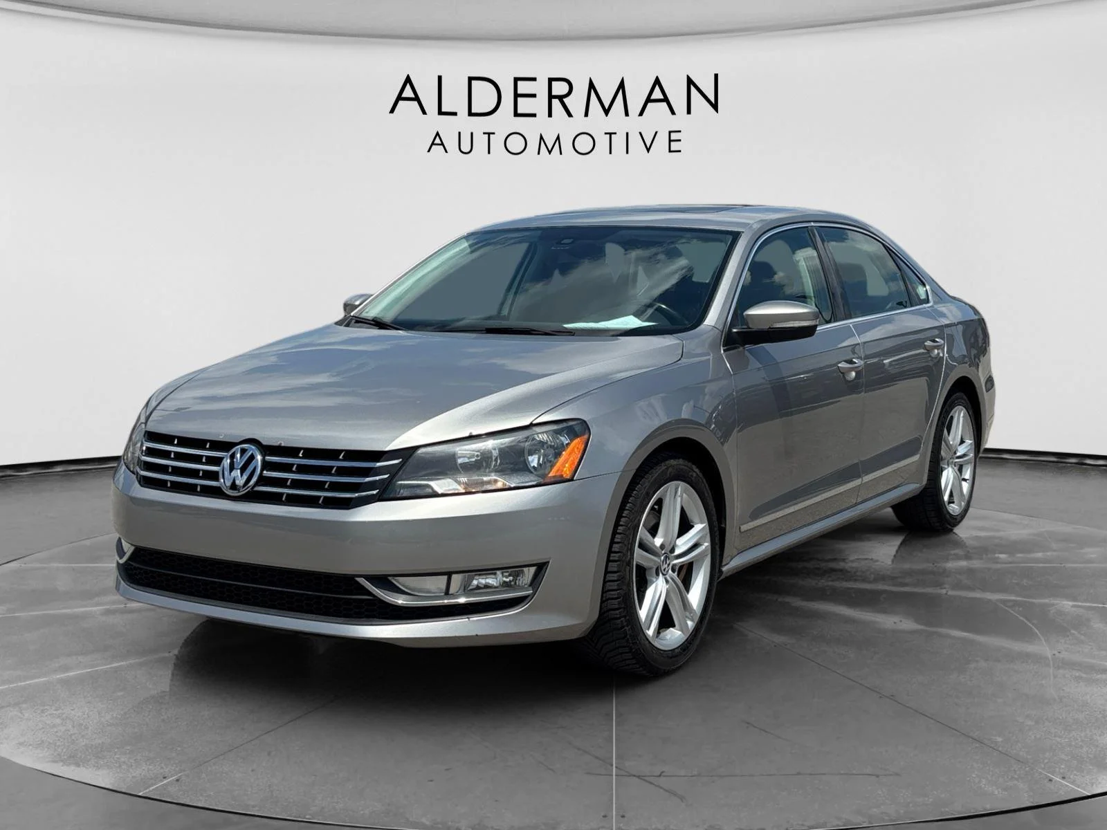 2014 Volkswagen Passat 2.0L SEL Premium TDI's photo