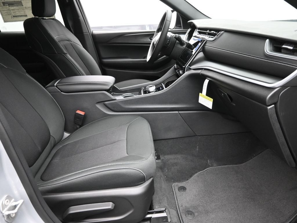 2025 Jeep Grand Cherokee Laredo - Photo 9