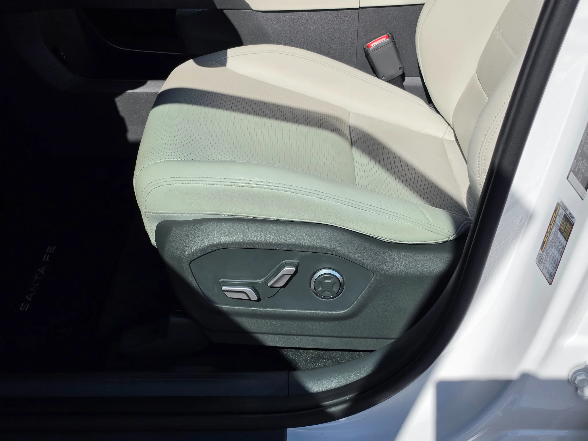 Used 2024 Serenity White Hyundai Limited image 19