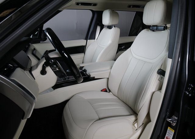 New 2026 Carpathian Grey Land Rover SE image 11