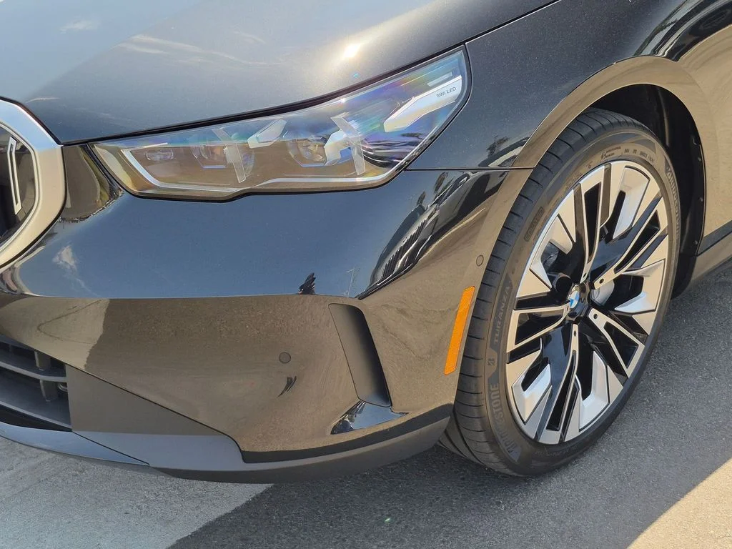 New 2027 Black BMW eDrive40 image 23