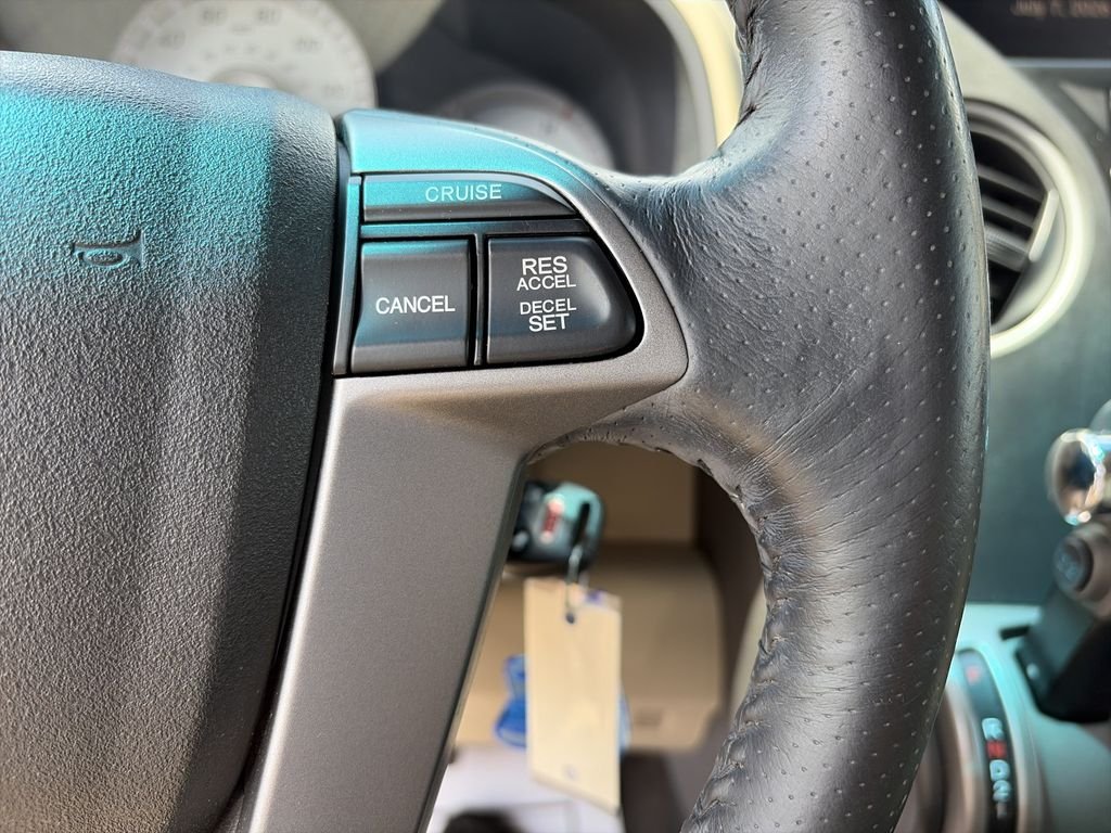 Used 2013 Purple Honda EX-L image 22