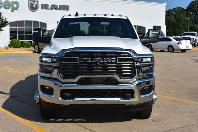 New 2026 Bright White Clear-Coat Exterior Paint RAM TRADESMAN image 2
