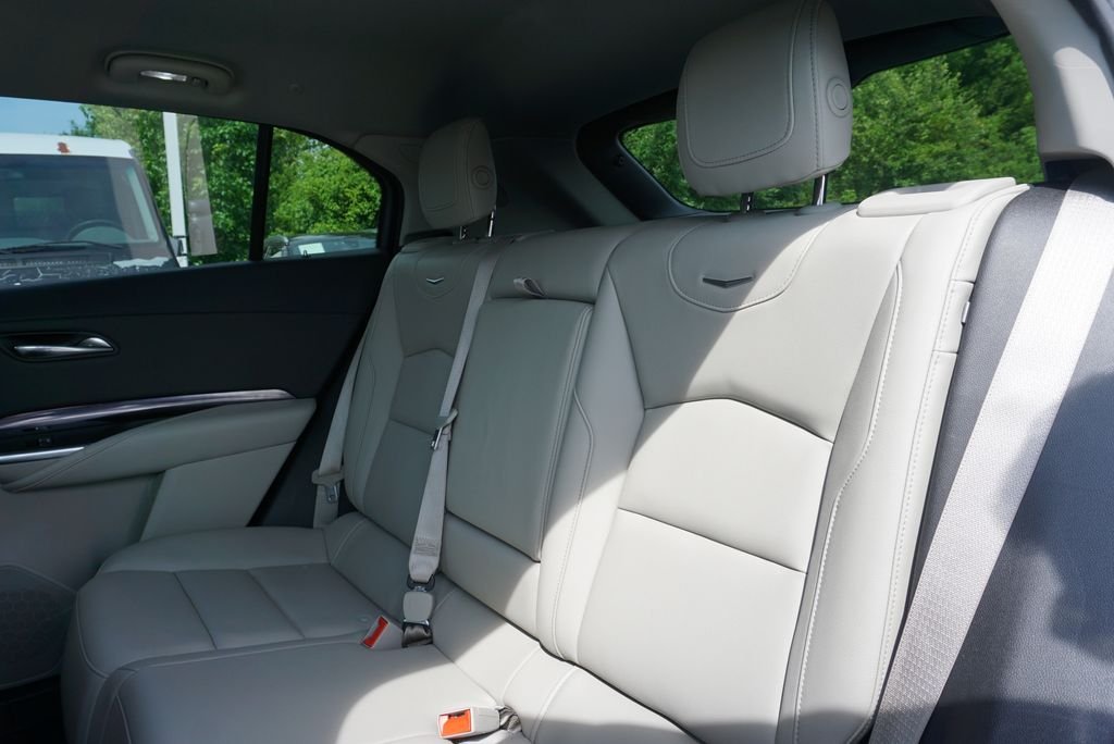 Used 2022 Radiant Silver Metallic Cadillac Luxury image 40