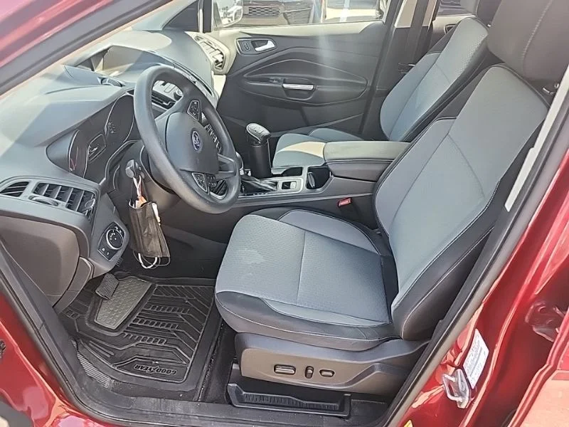 Used 2017 Red Ford SE image 6
