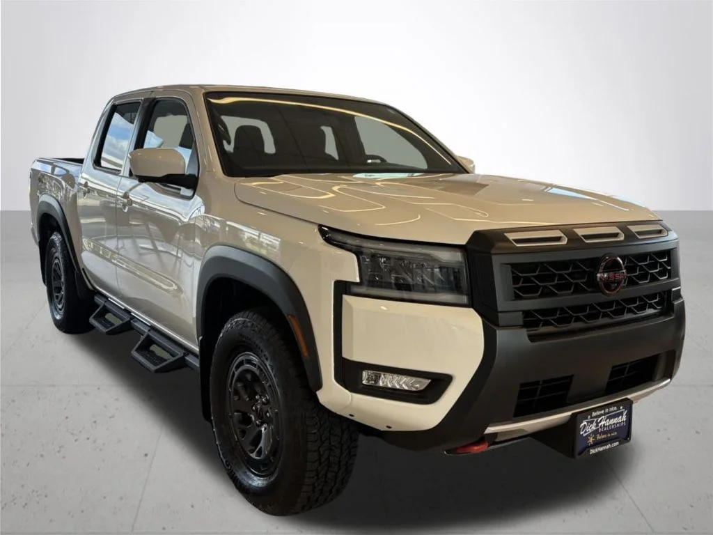New 2026 White Nissan PRO-4X image 5