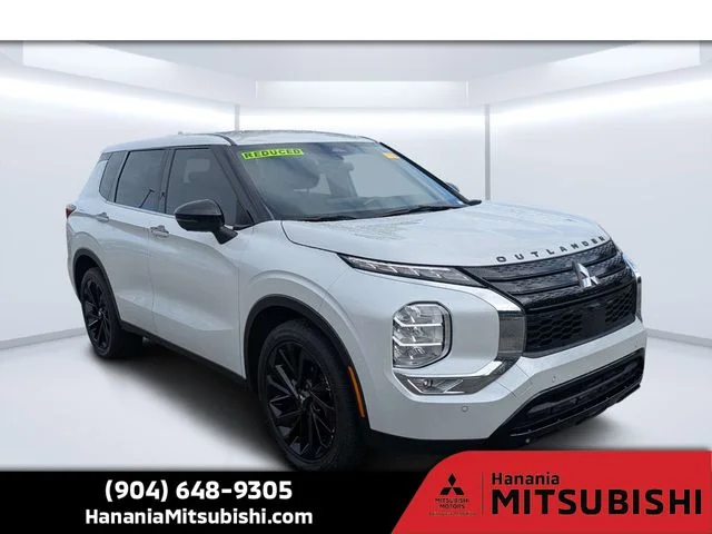 2024 Mitsubishi Outlander SE Black Edition 2WD's photo