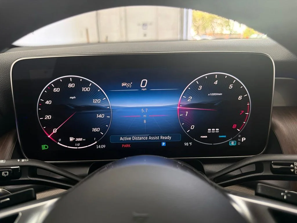 New 2027 Gray Mercedes-Benz GLC 300 image 31