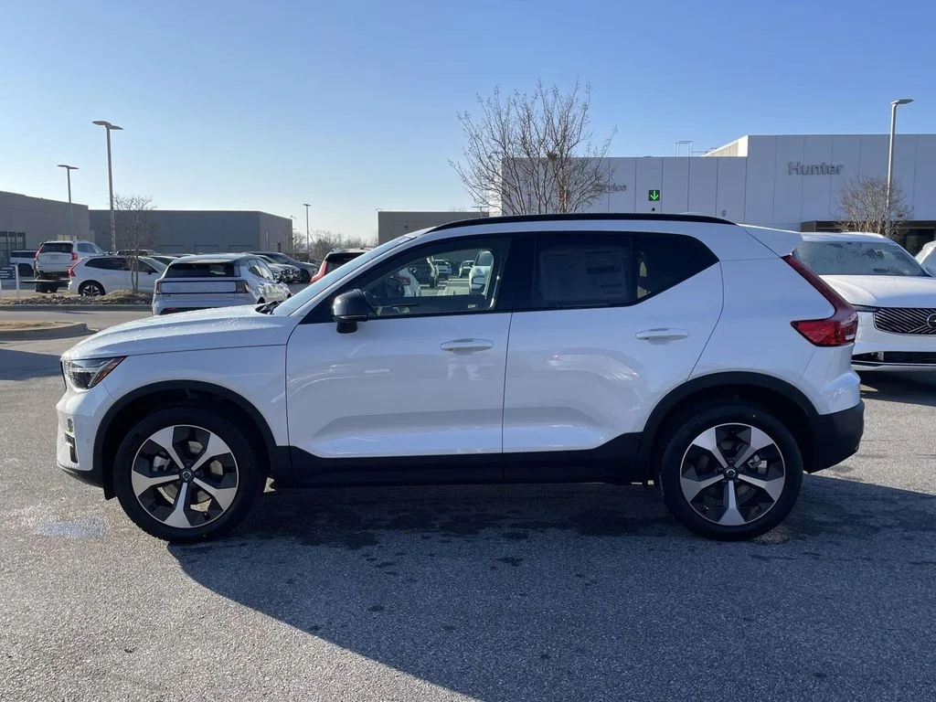 New 2026 Crystal White Volvo Plus image 25