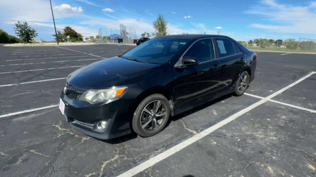 2013 Toyota Camry SE photo 4