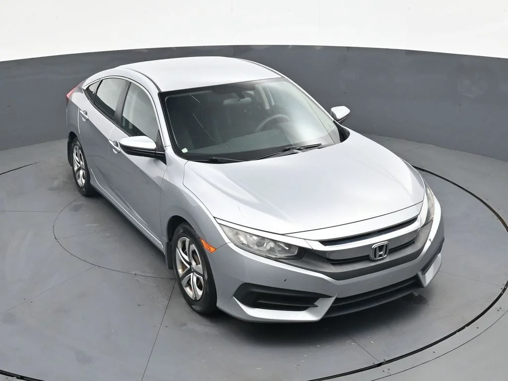 Used 2018  Honda LX image 14