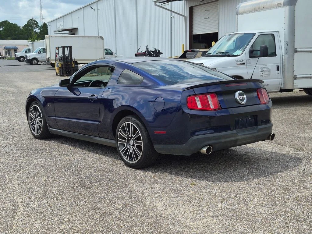 Used 2010  Ford GT Premium image 3