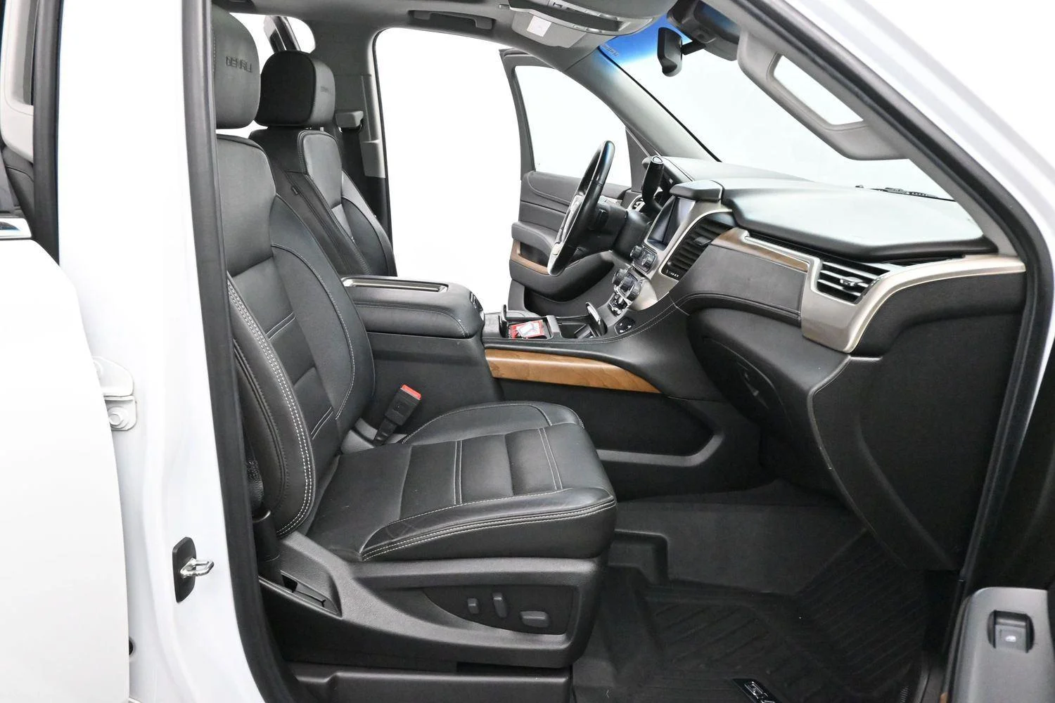 Used 2020 Summit White GMC Denali image 39