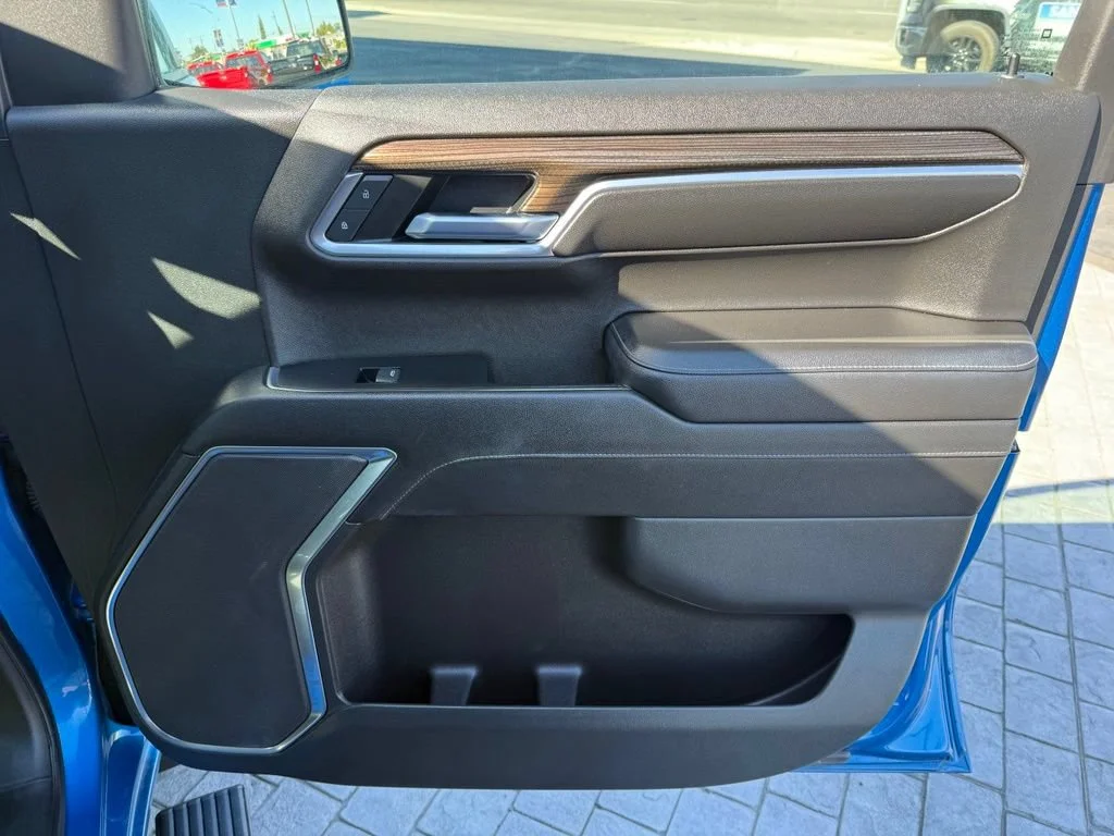 Used 2022 Glacier Blue Metallic Chevrolet LT image 17