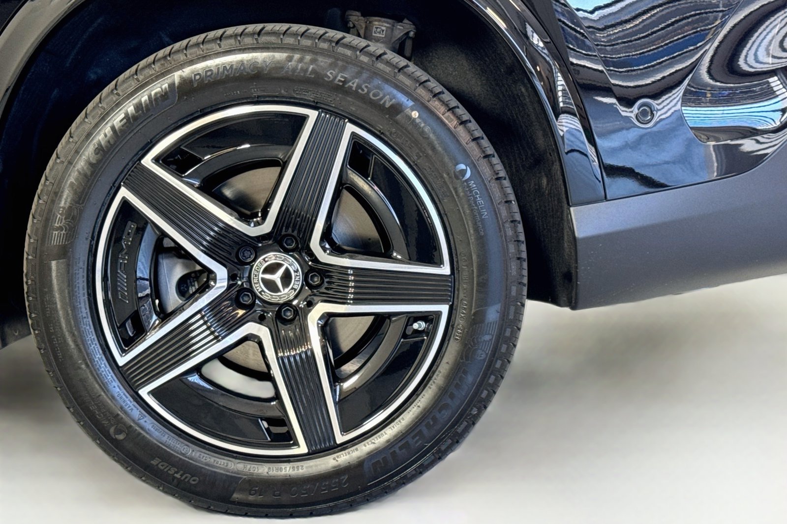 New 2027 Black Mercedes-Benz GLC 300 image 29