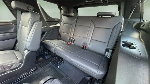 Used 2024 Black Chevrolet Z71 image 33