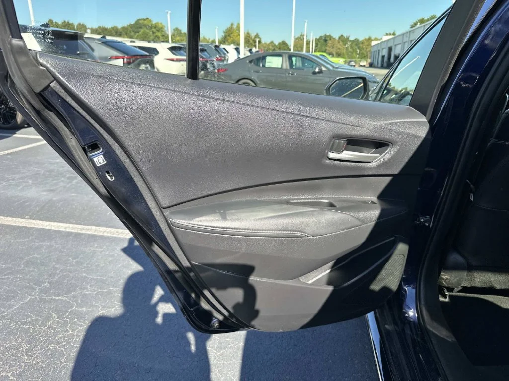 Certified Used 2025  Toyota XLE image 17