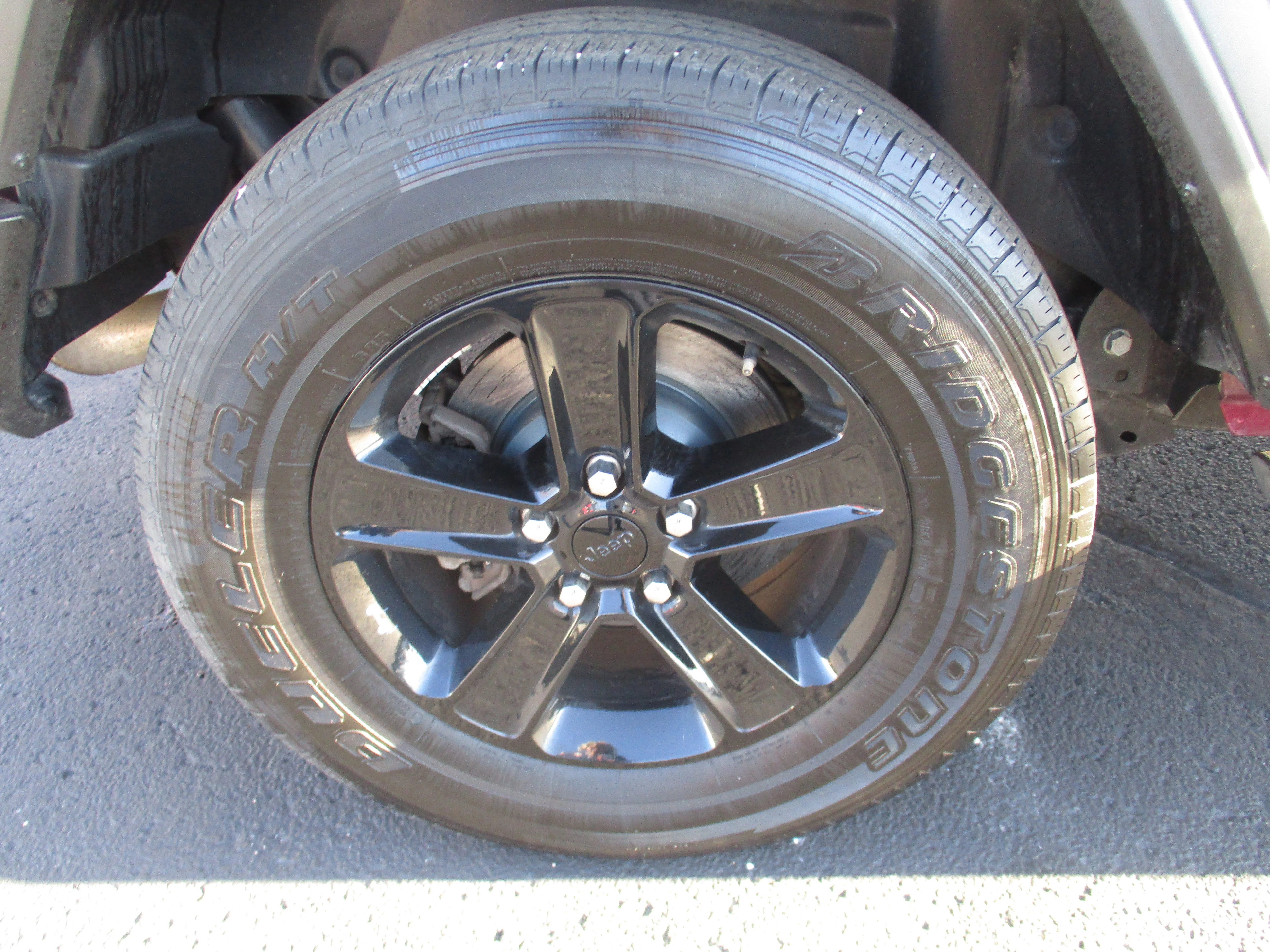 Used 2021 Snazzberry Pearlcoat Jeep Unlimited Sport Altitude image 18