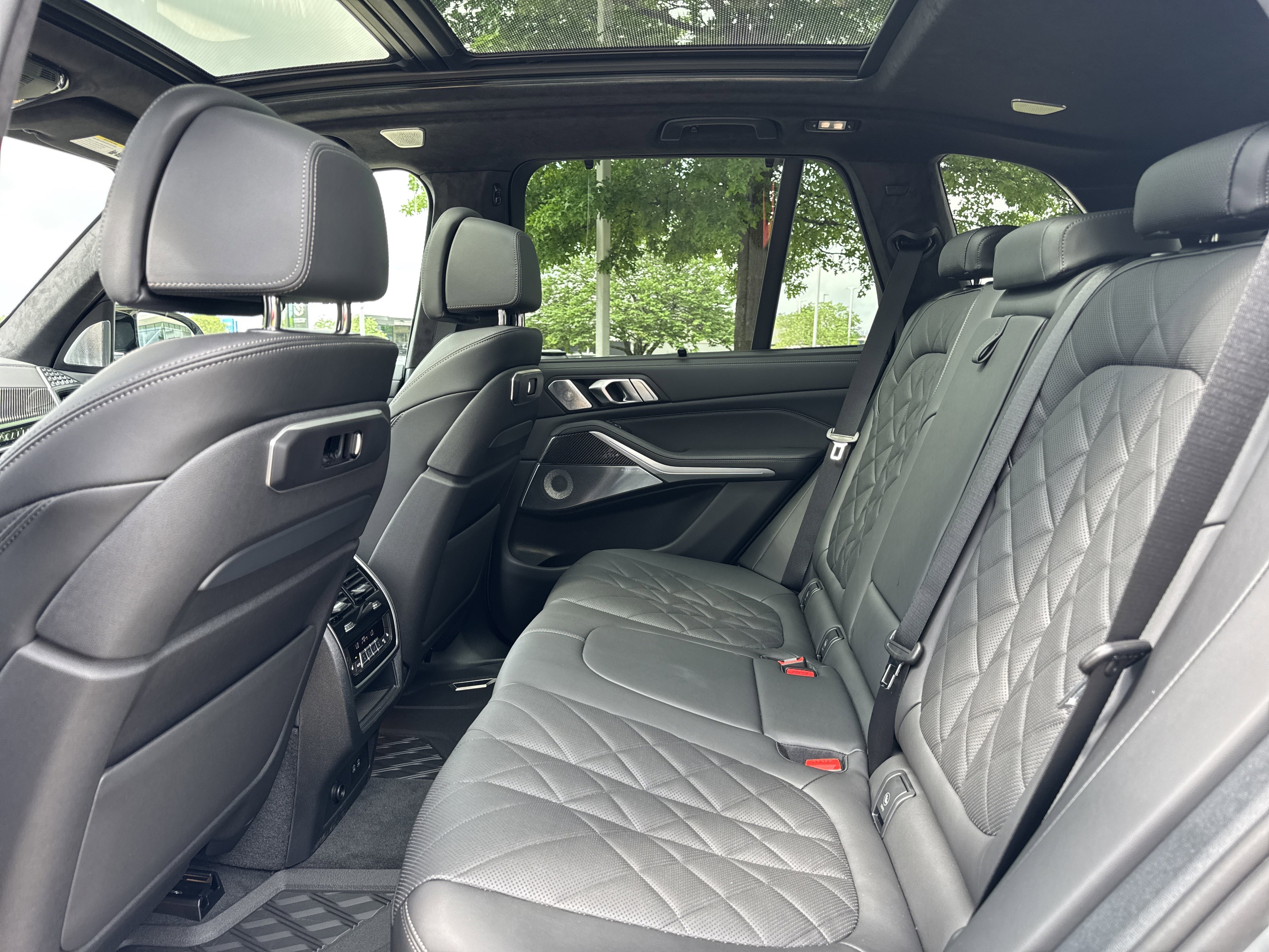 New 2026 BROOKLYN GREY BMW M60i image 11