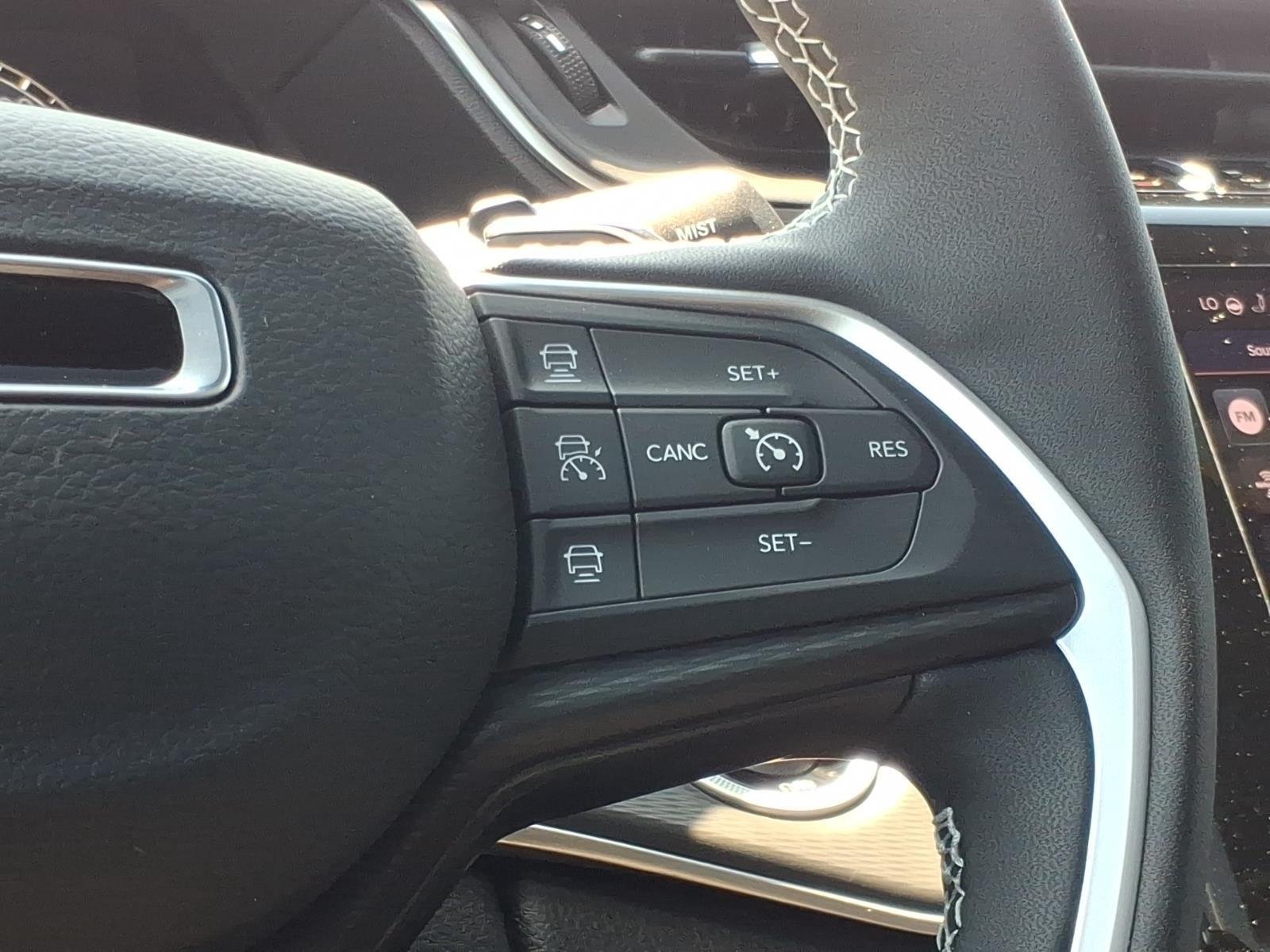 Used 2026 Bright White Clearcoat Jeep Laredo X image 27