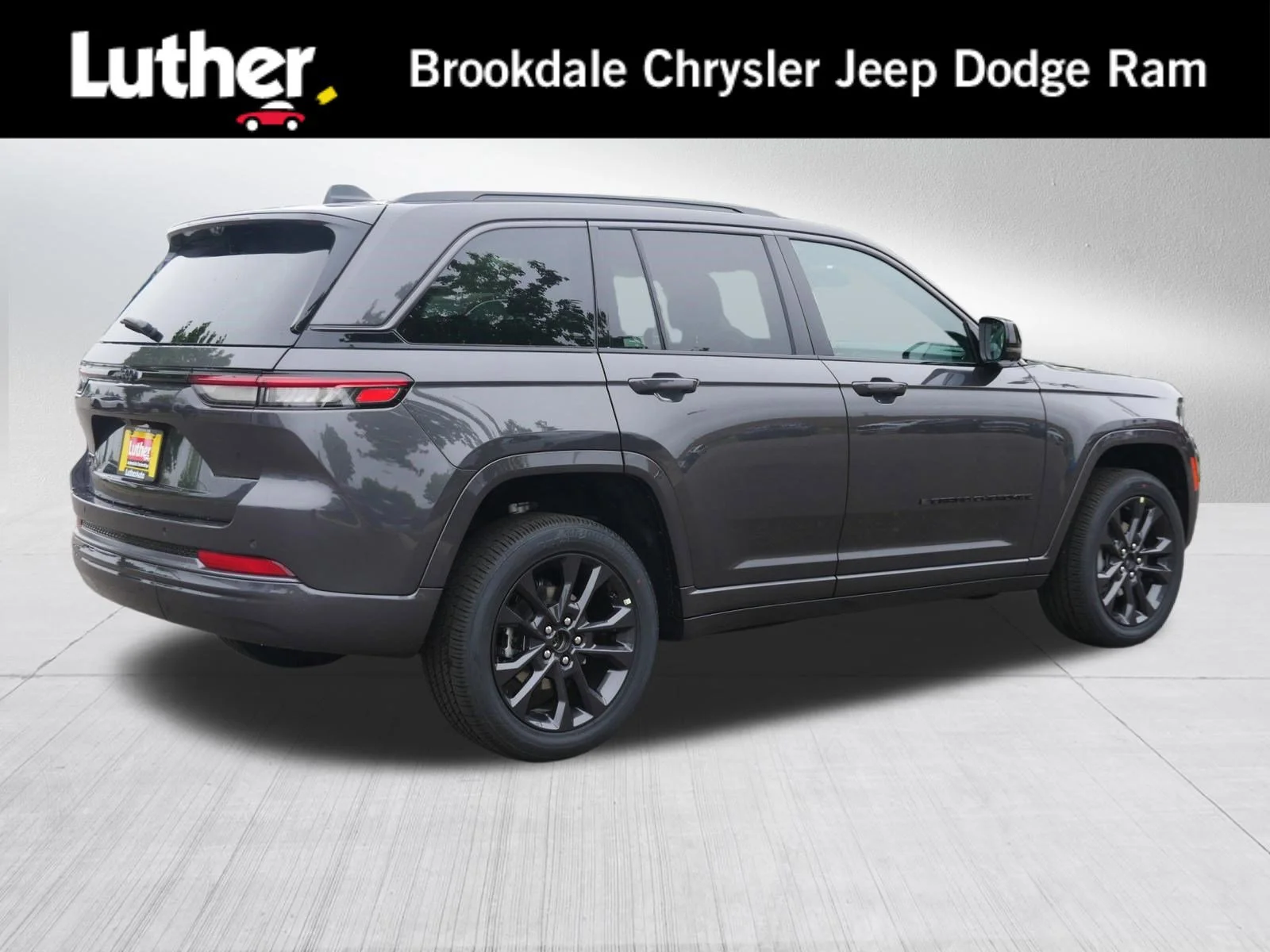 2026 Jeep Grand Cherokee Limited Reserve 4x4's photo