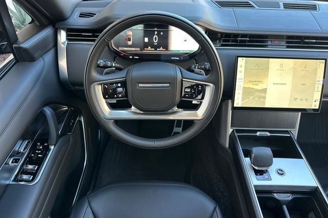 New 2026 Obsidian Black in Gloss Finish Land Rover SE image 13