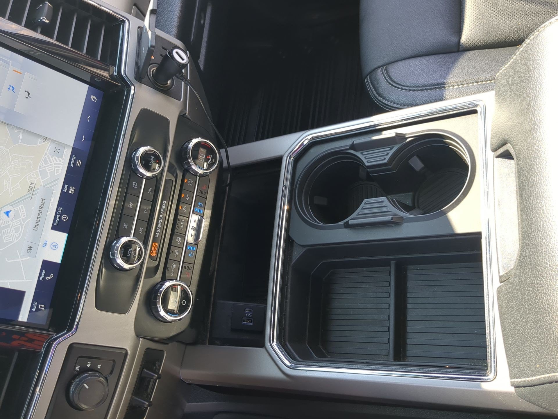 Used 2022  Ford XL image 18
