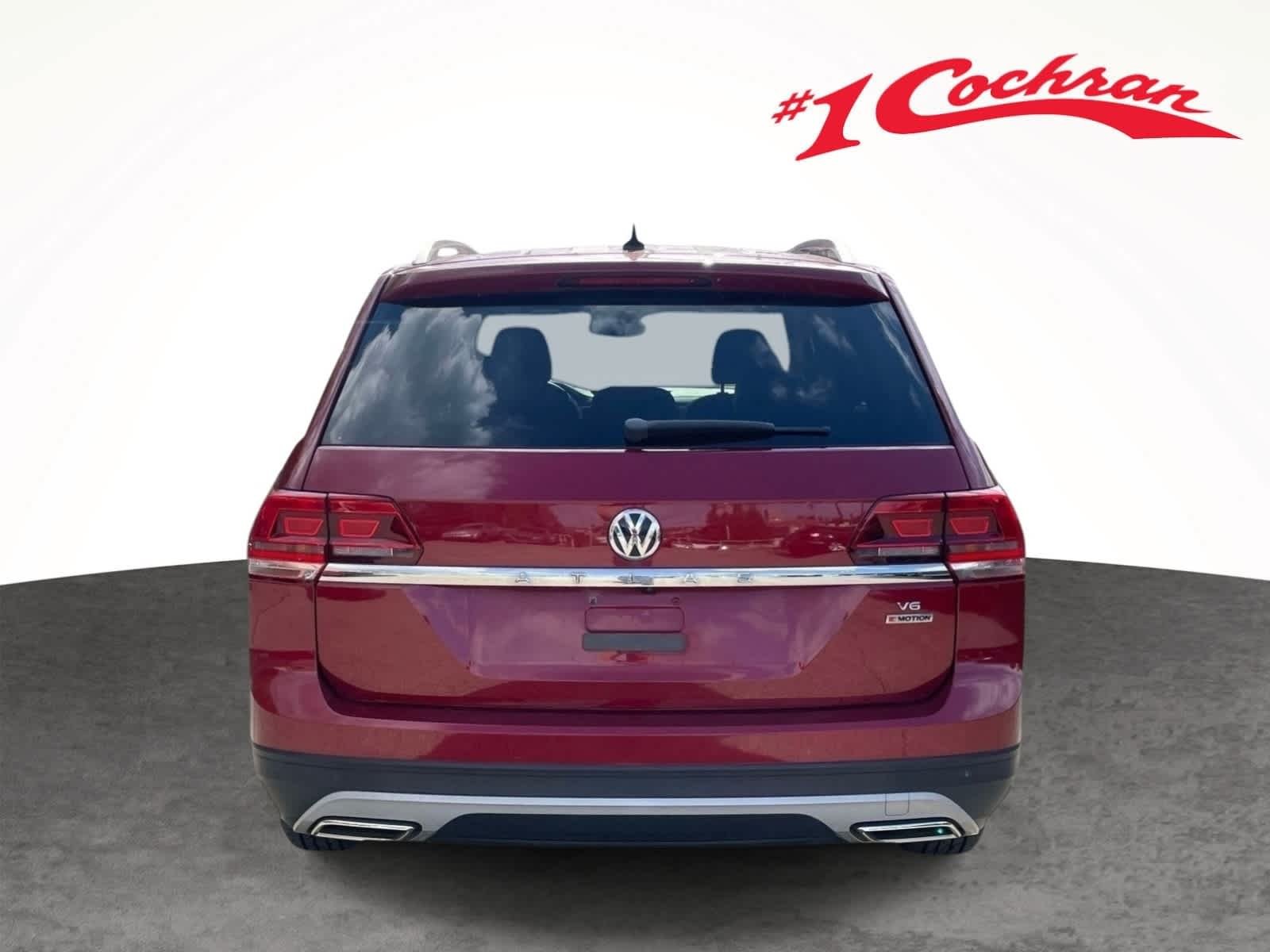 Used 2018 Pure White Volkswagen 3.6L V6 SE image 9