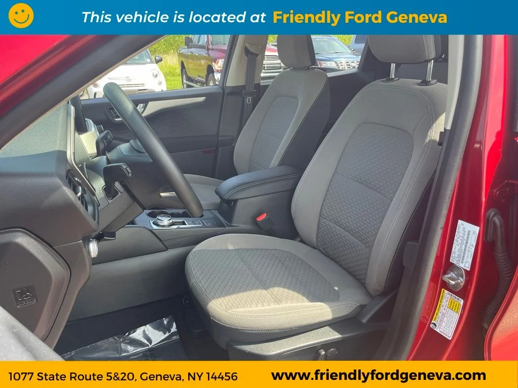 Used 2020 Red Ford SE image 13