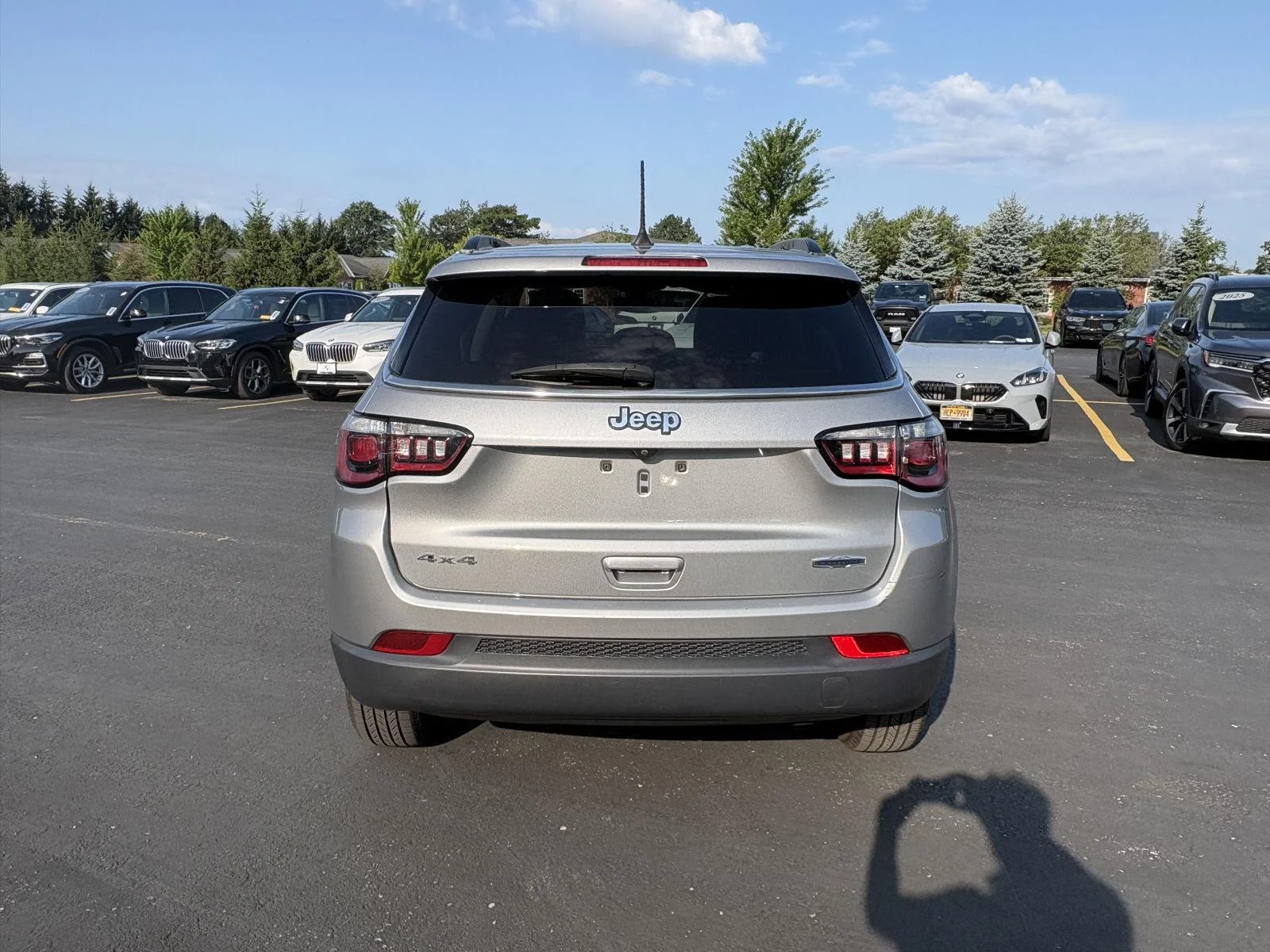 Used 2021 Billet Silver Metallic Clearcoat Jeep Latitude image 6