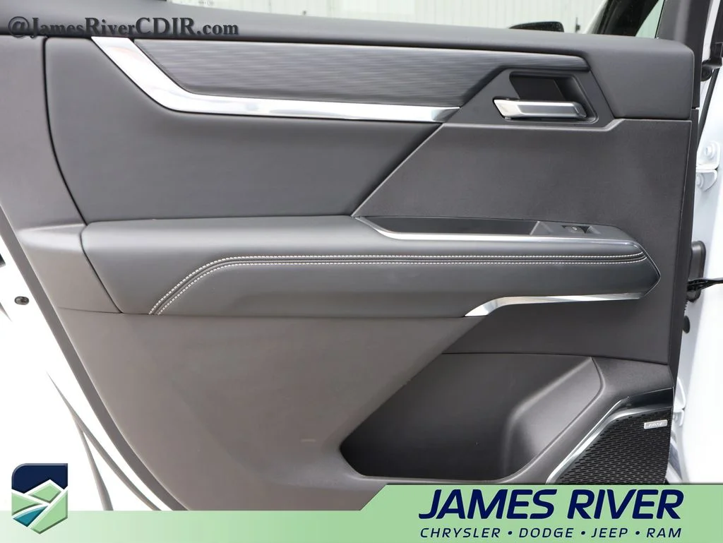 Used 2026 White GMC Elevation image 18