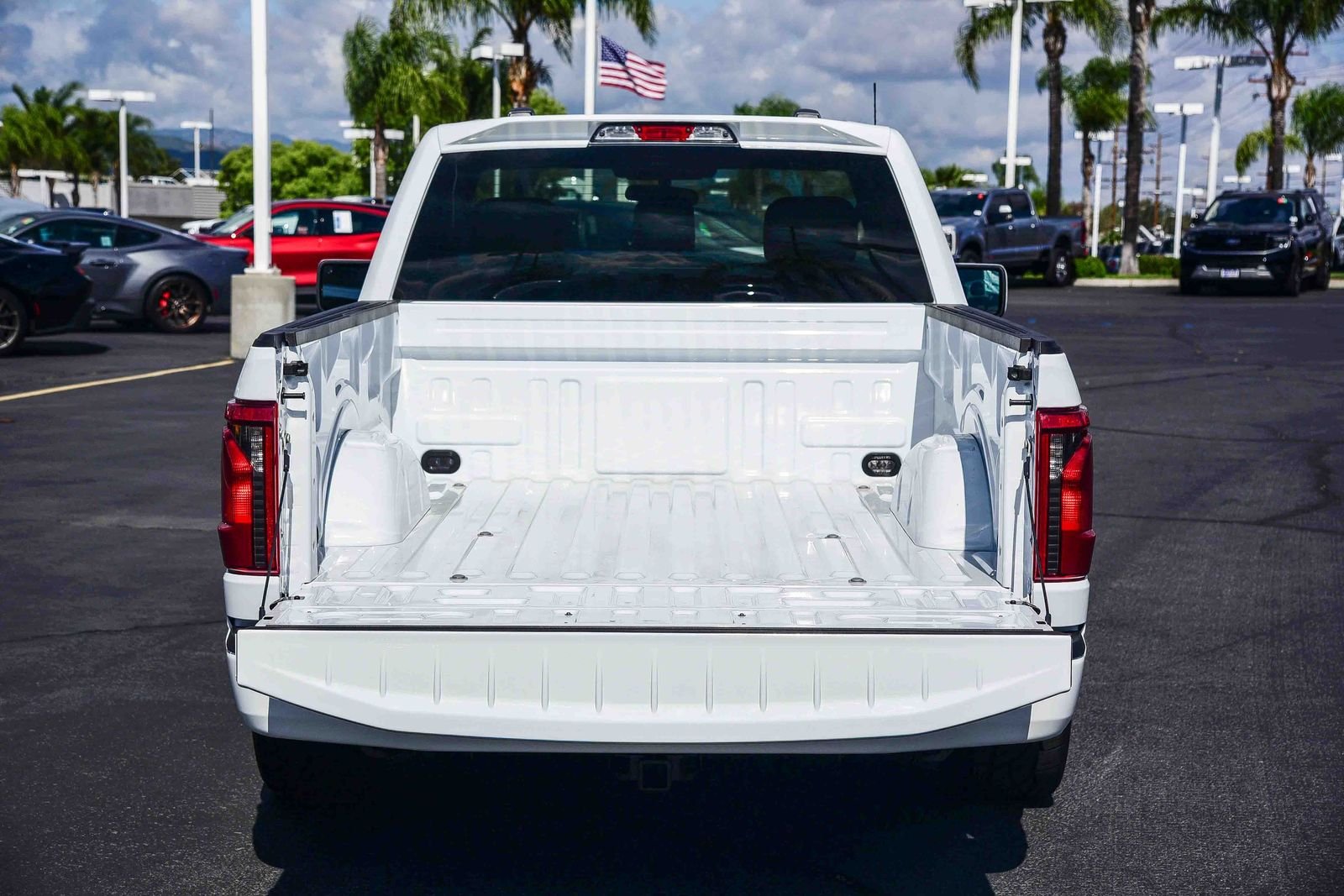 New 2026 Oxford White Ford XL image 24