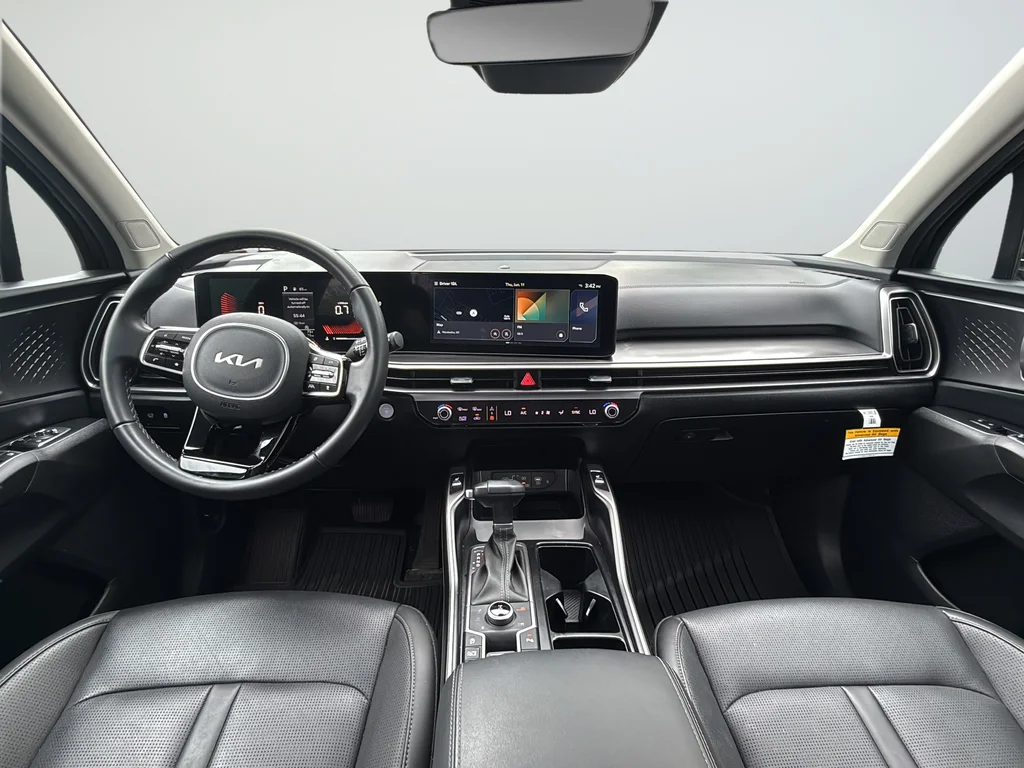 Used 2025 Black Kia EX image 19