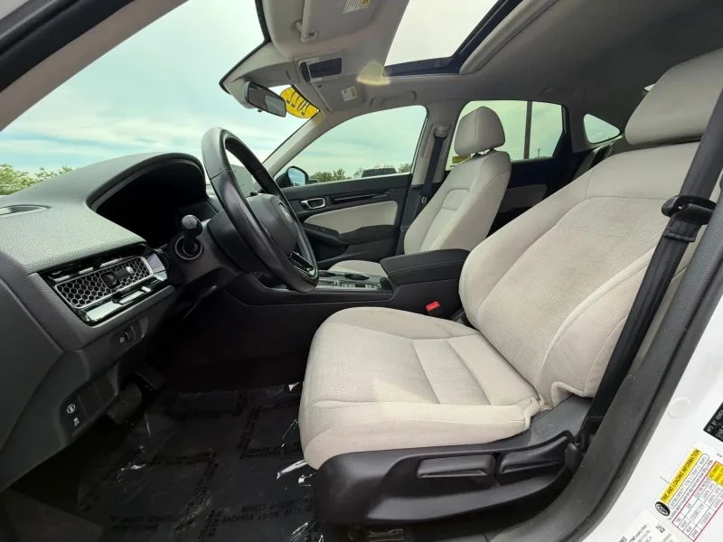 Used 2022 White Honda EX Sedan 4D image 12