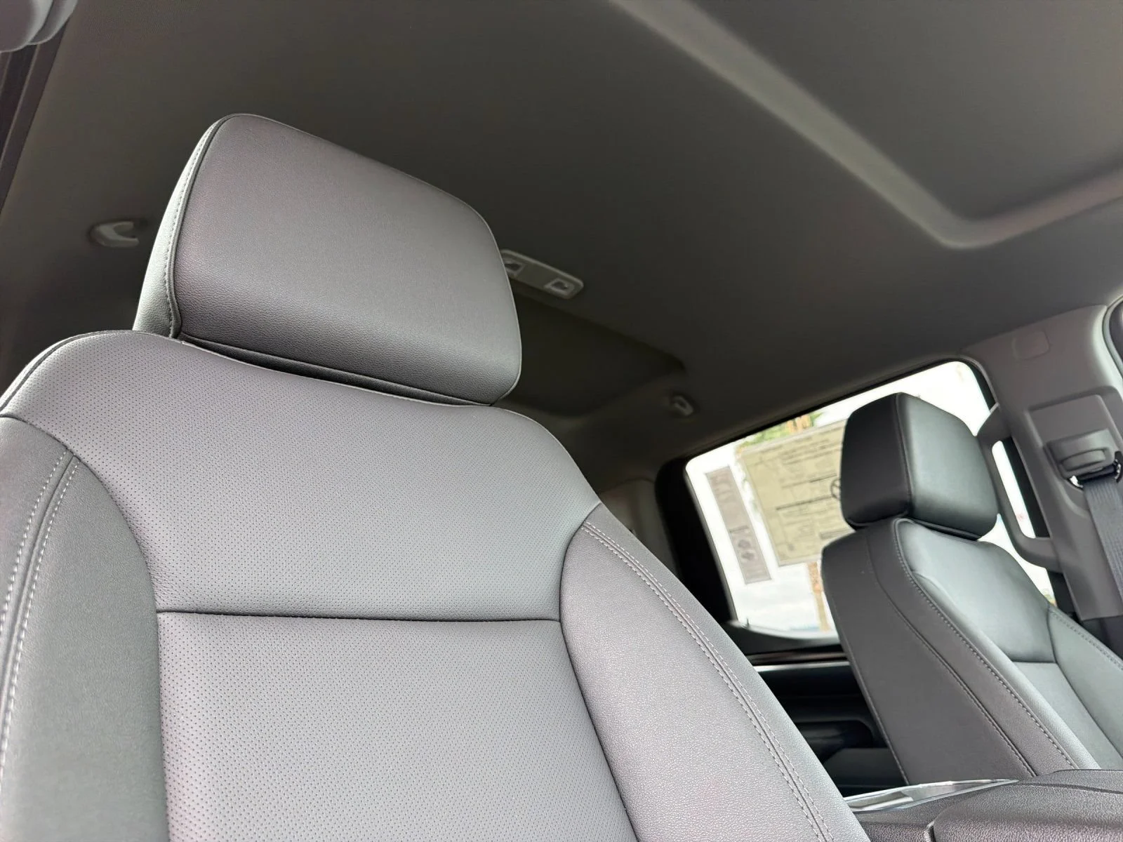2026 GMC Sierra 1500 SLT - Photo 15