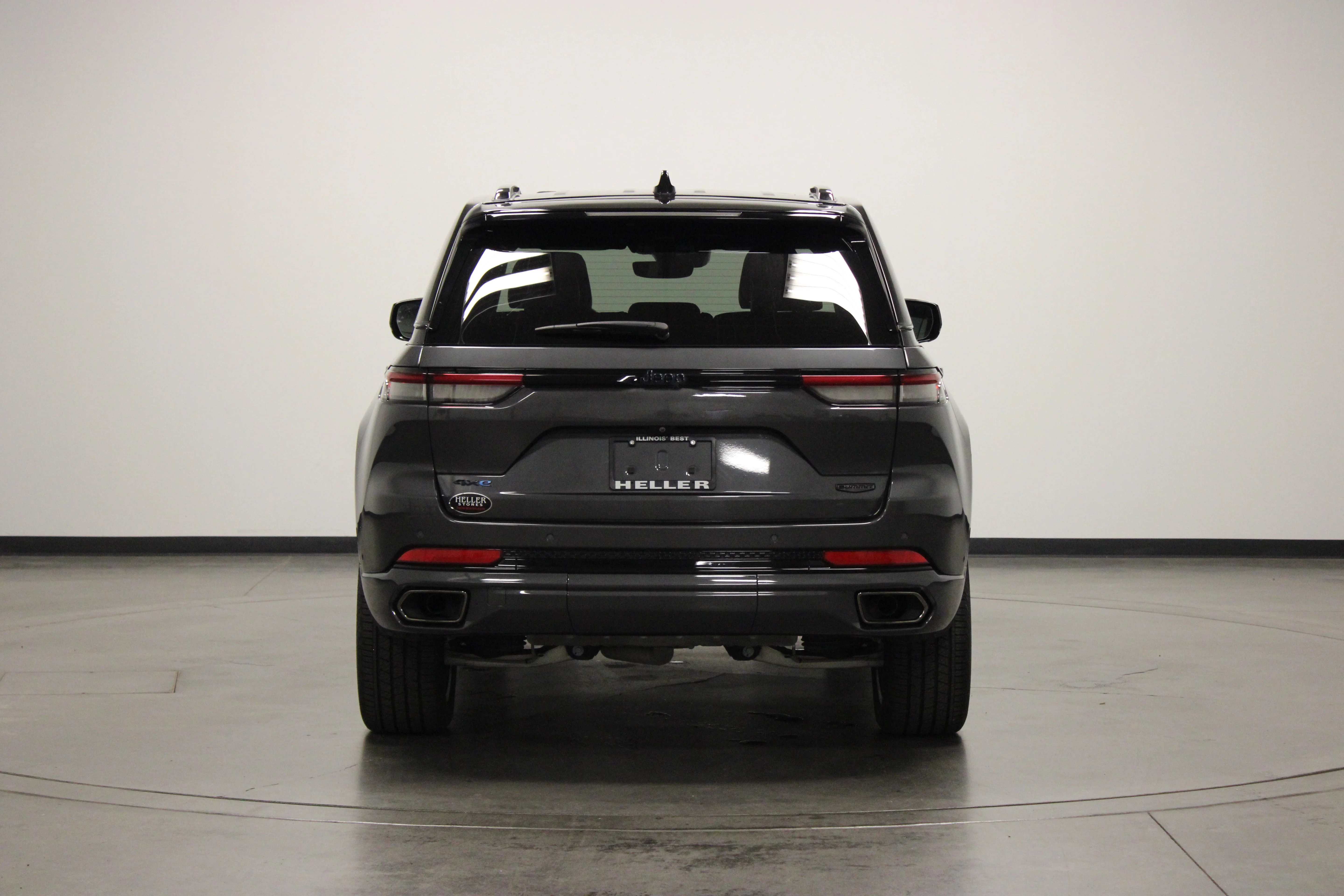 Used 2025 Baltic Gray Metallic Clearcoat Jeep Summit 4xe image 9