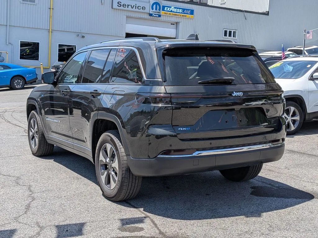 Used 2023 Brown Jeep 4xe image 10