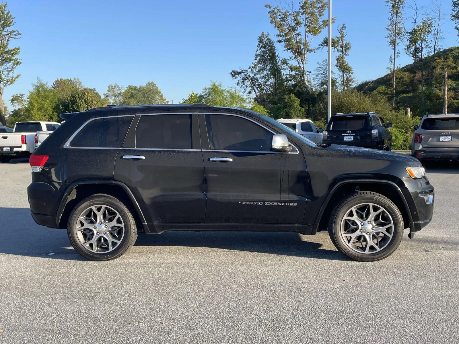 Used 2020 Diamond Black Crystal Pearlcoat Jeep Overland image 30