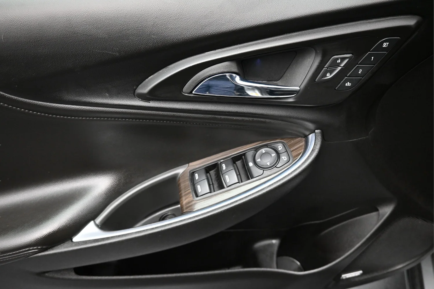 Used 2024 Gray Chevrolet LT image 19