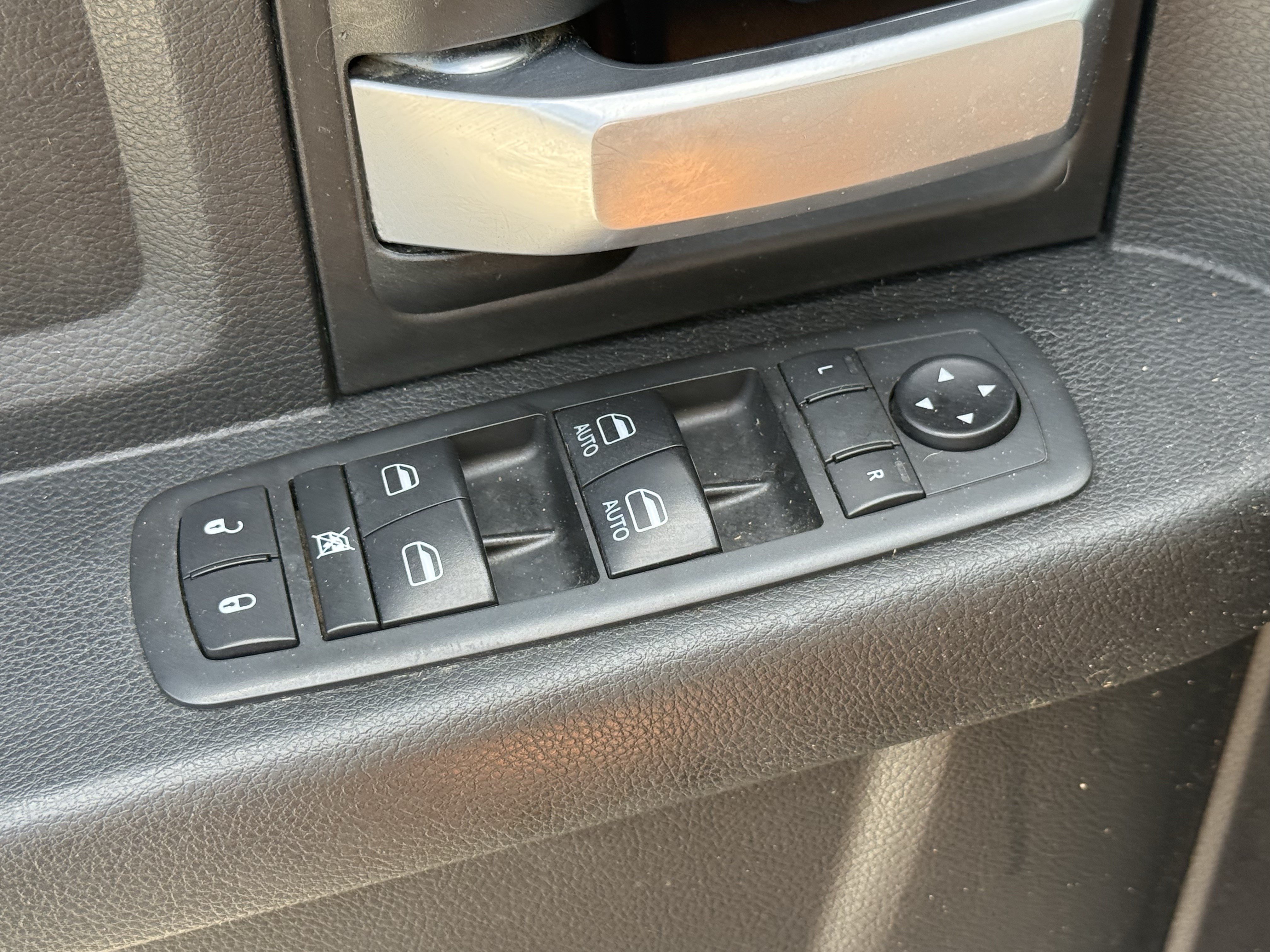 Used 2019 Billet Silver Metallic Clearcoat Ram Tradesman image 25