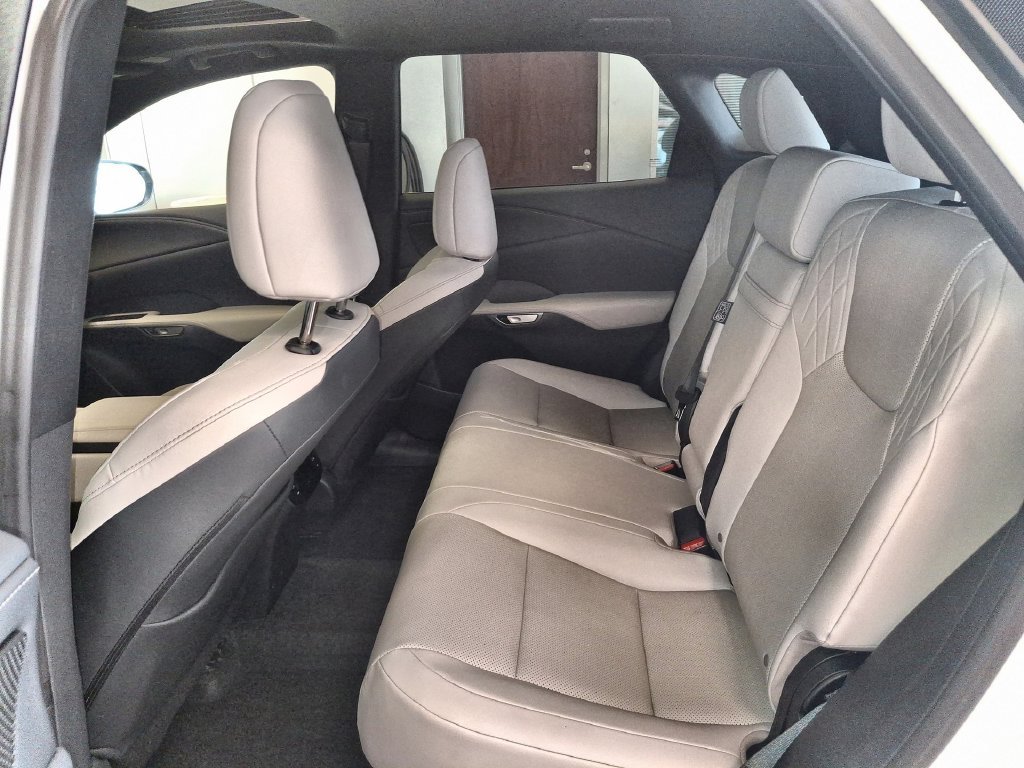 2024 Lexus RX 350 - Photo 17