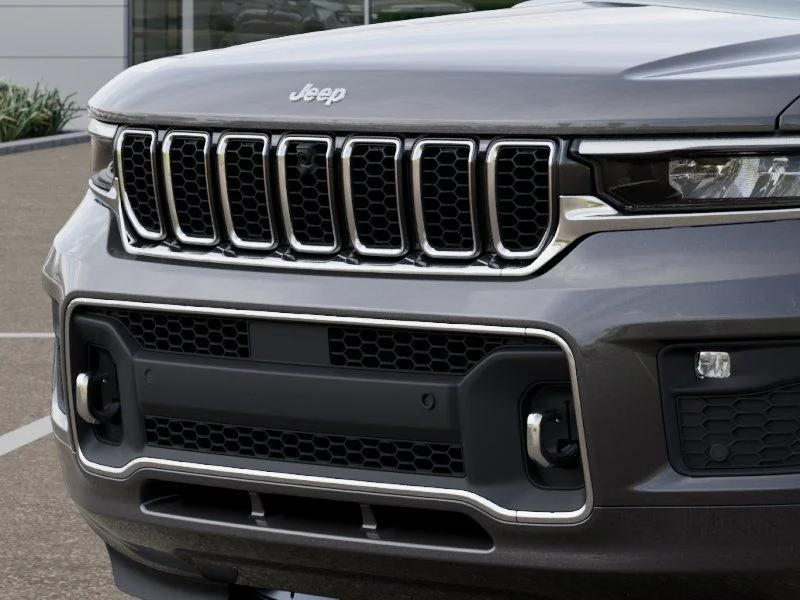 2025 Jeep Grand Cherokee Overland - Photo 12