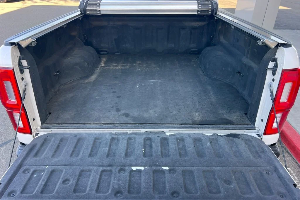 Used 2019 White Ford Lariat image 18