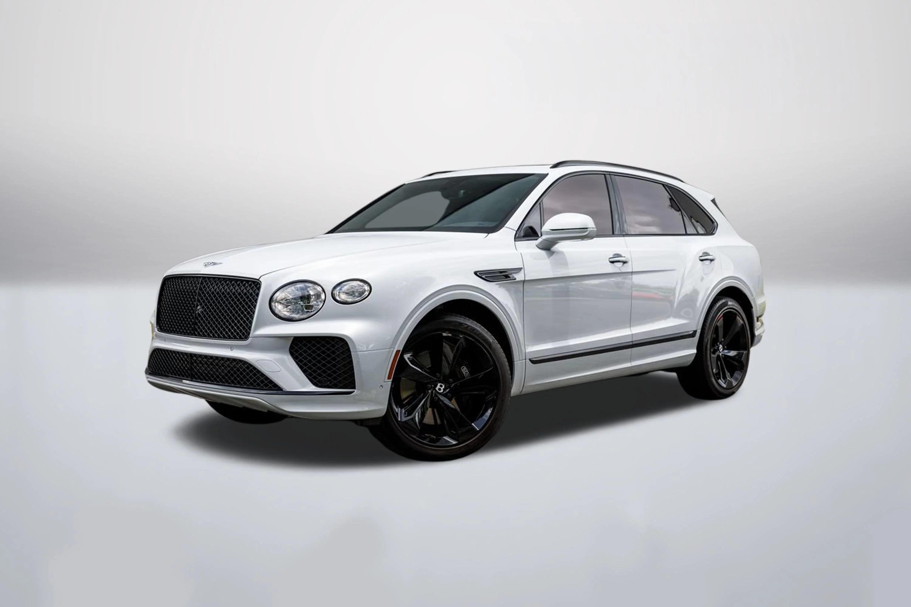Used 2023 White Bentley V8 image 1