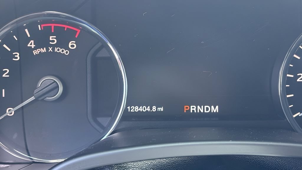 Used 2018  Ford XL image 8
